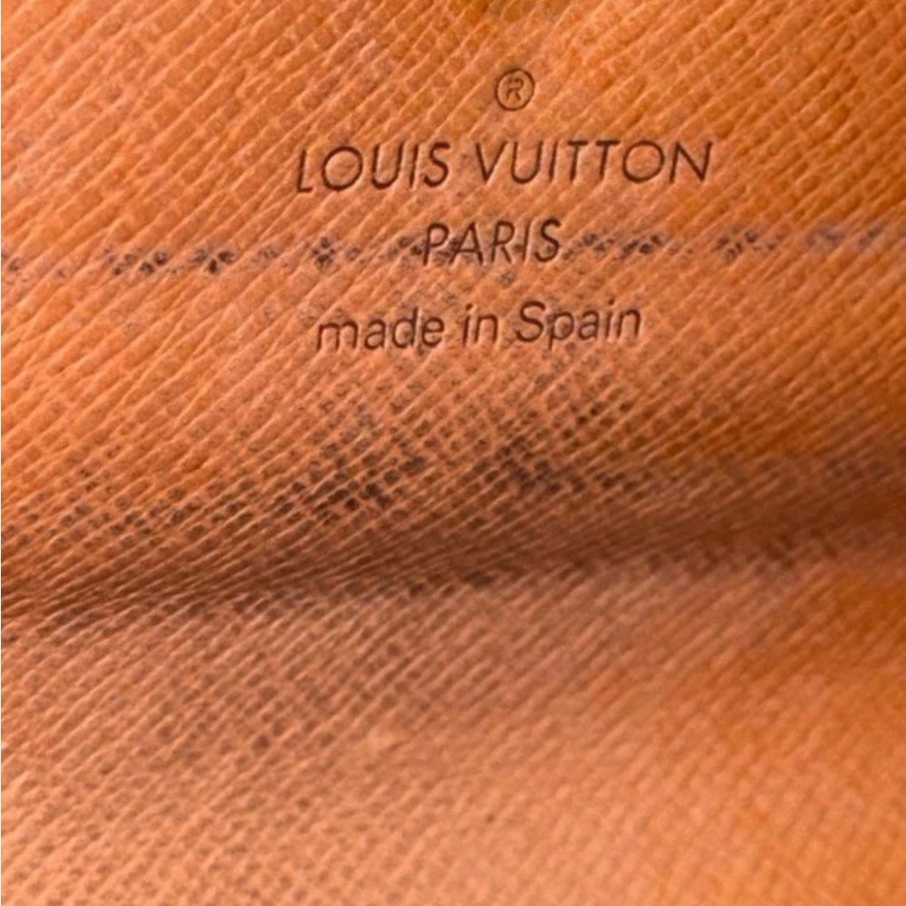LOUIS VUITTON
Pre-Loved Brown Monogram Wallet - Picture 10 of 10